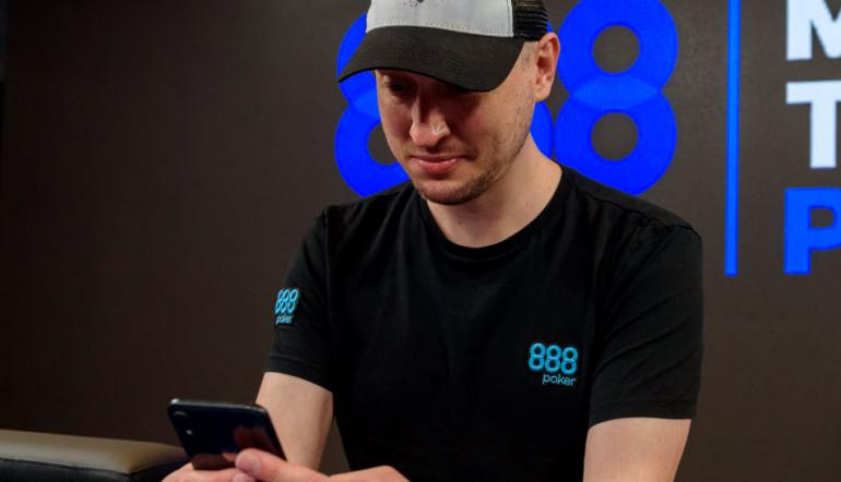 Five expert tips to transition from online poker to live poker successfully.